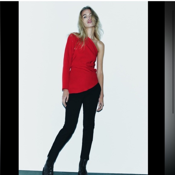 Zara NWT small red one shoulder red RUCHED ASYMMETRIC TOP - Picture 3 of 9